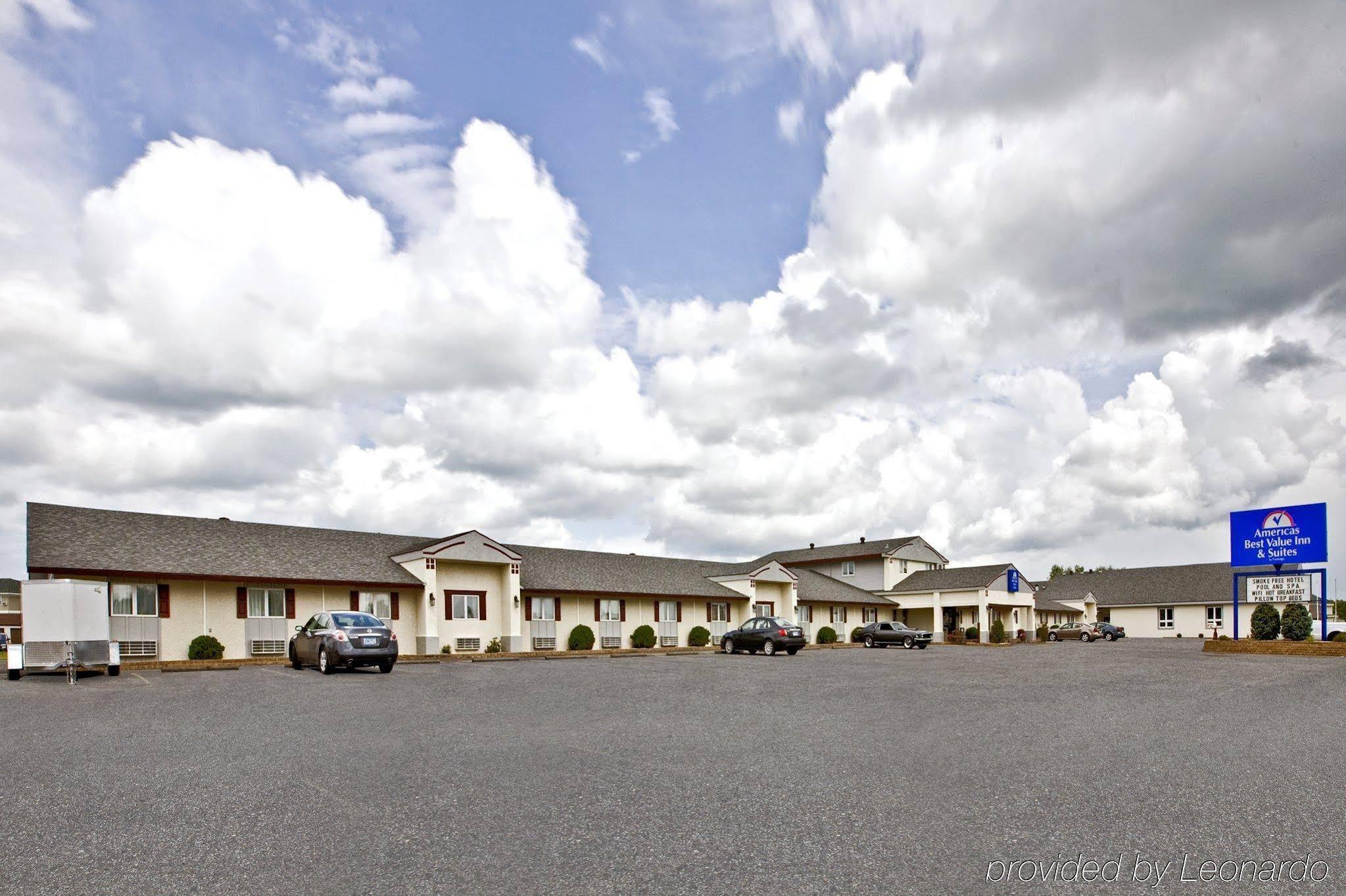 Americas Best Value Inn & Suites Thief River Falls Eksteriør billede