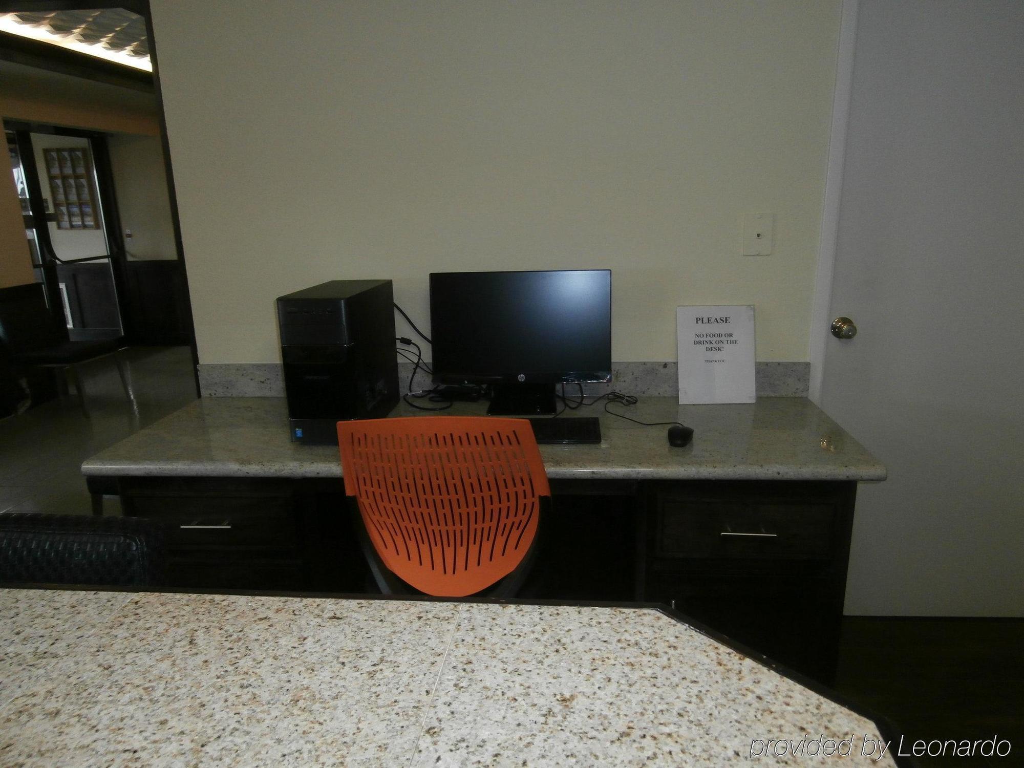 Americas Best Value Inn & Suites Thief River Falls Eksteriør billede