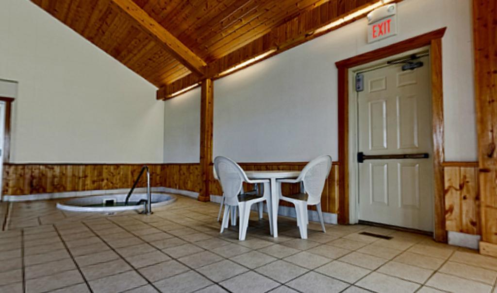 Americas Best Value Inn & Suites Thief River Falls Eksteriør billede